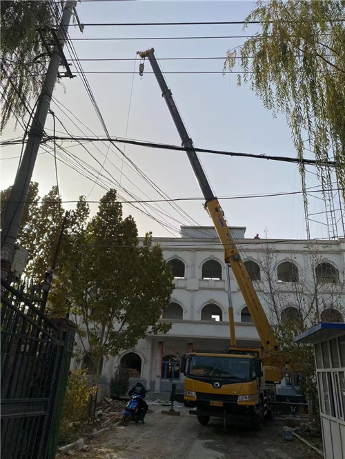 赛罕区设备吊装吊地磅吊钻机等设备