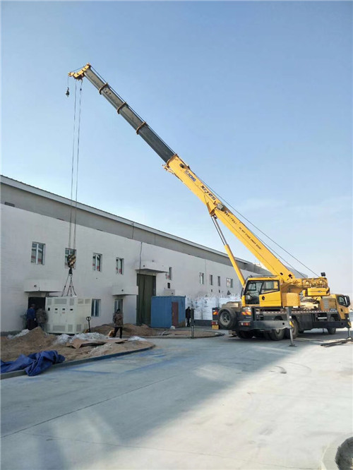 赛罕区“超载就喊停”—— 吊车的 “重量保镖” 技术