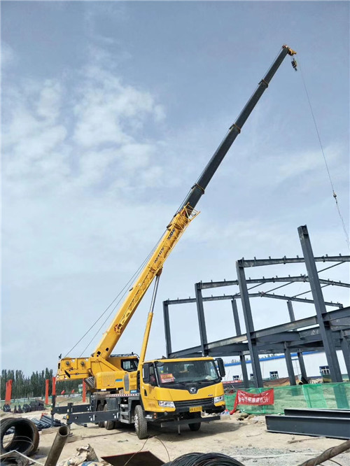 赛罕区超高层建筑钢结构吊装案例